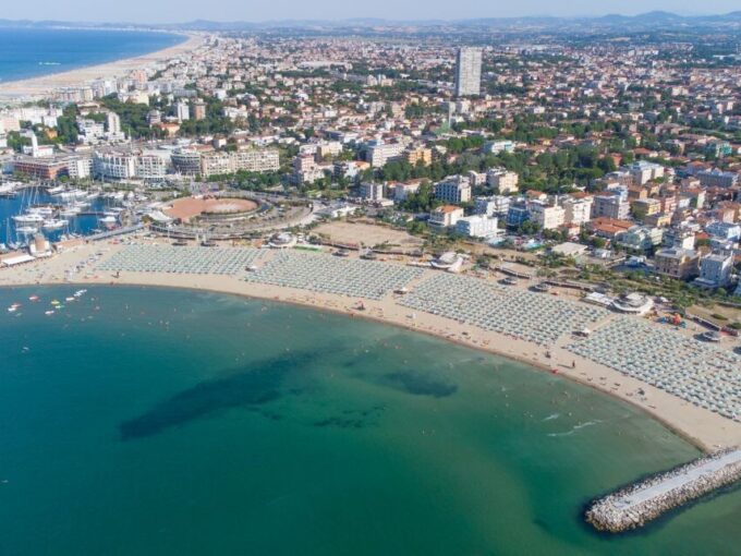 Locale Commerciale In Affitto Rimini Mare.2