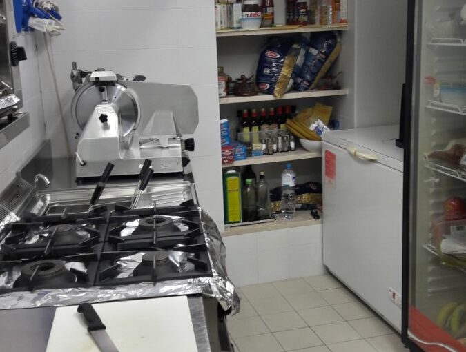 Rimini Centro Storico, Vendesi Avviatissima Attività Di Bar Con Piccola Ristorazione