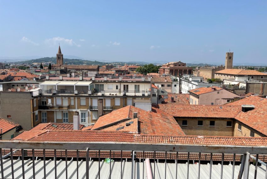 Rimini Nel Cuore Del Centro Storico, Fantastico Superattico Di Mq.300