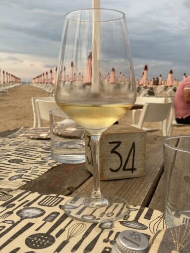 Rimini Vendesi Sulla Spiaggia Chiosco Bar Ristorante.1